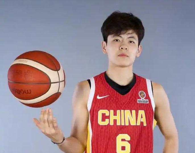 开云平台-接棒！杨舒予成为中国女篮新队长